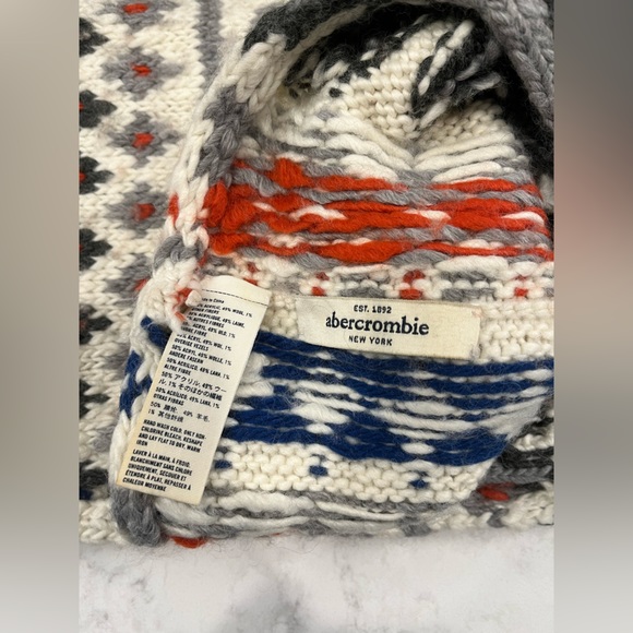 Abercrombie Knit Circle Scarf - Picture 3 of 4